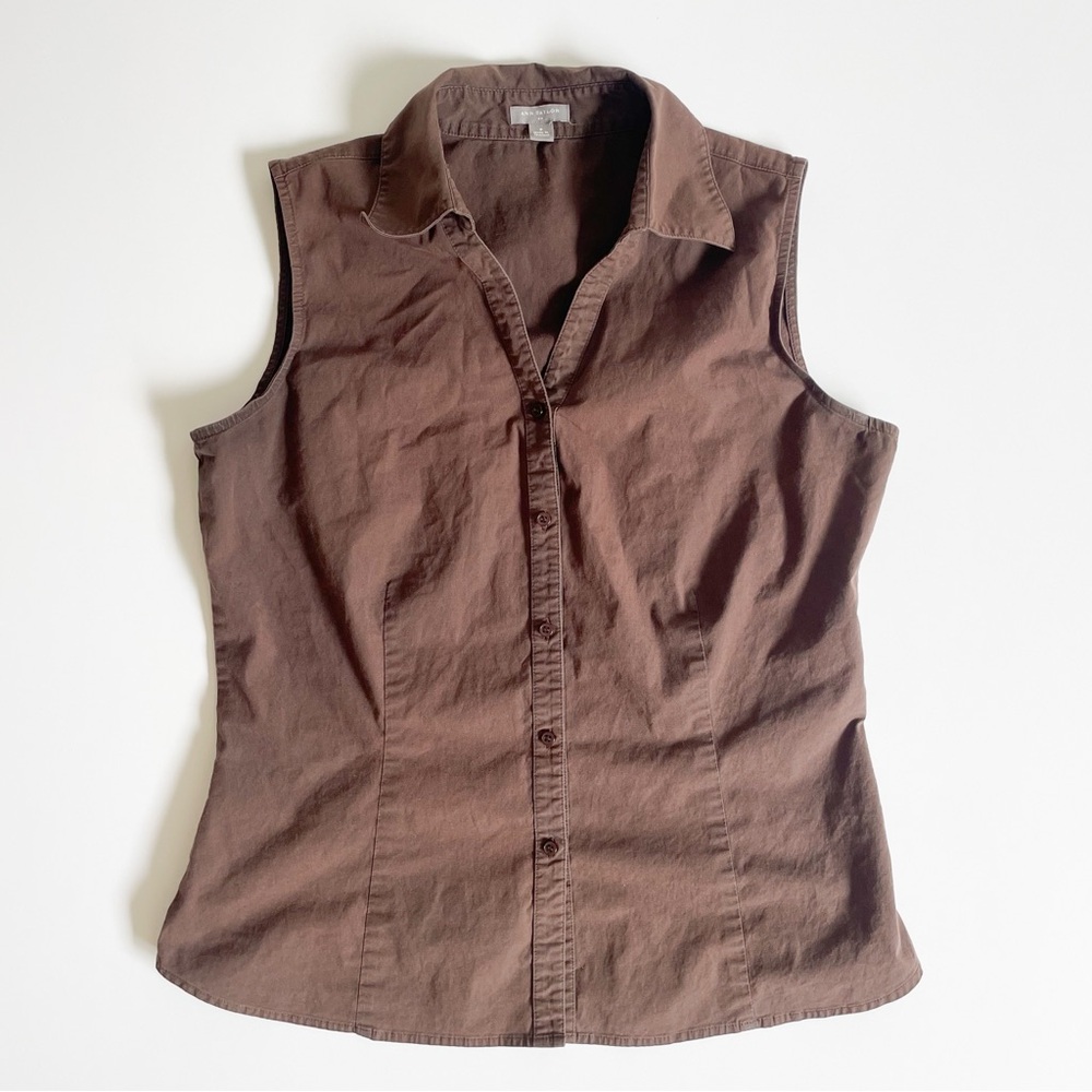 Ann Taylor Sleeveless Collared Button-Down Shirt Blouse in Brown